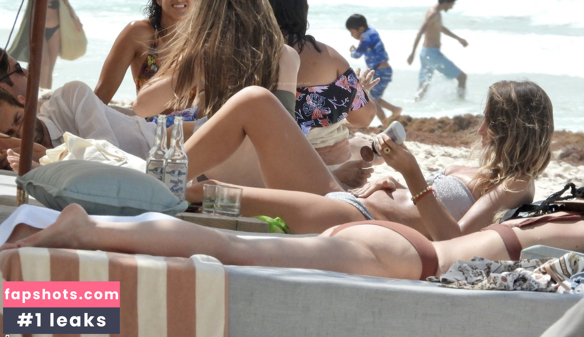 Alana Hadid gallery photo #18