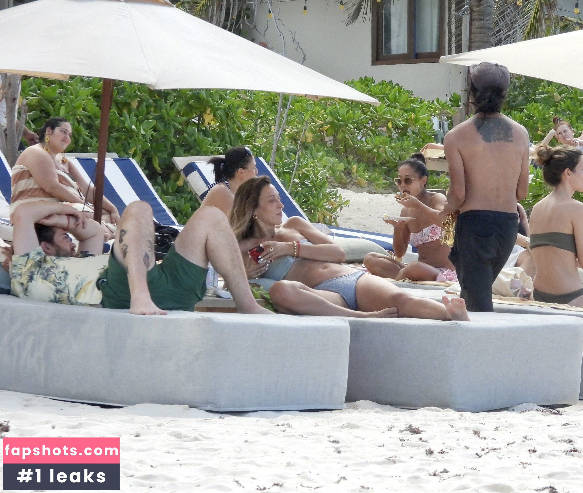 Alana Hadid gallery photo #27