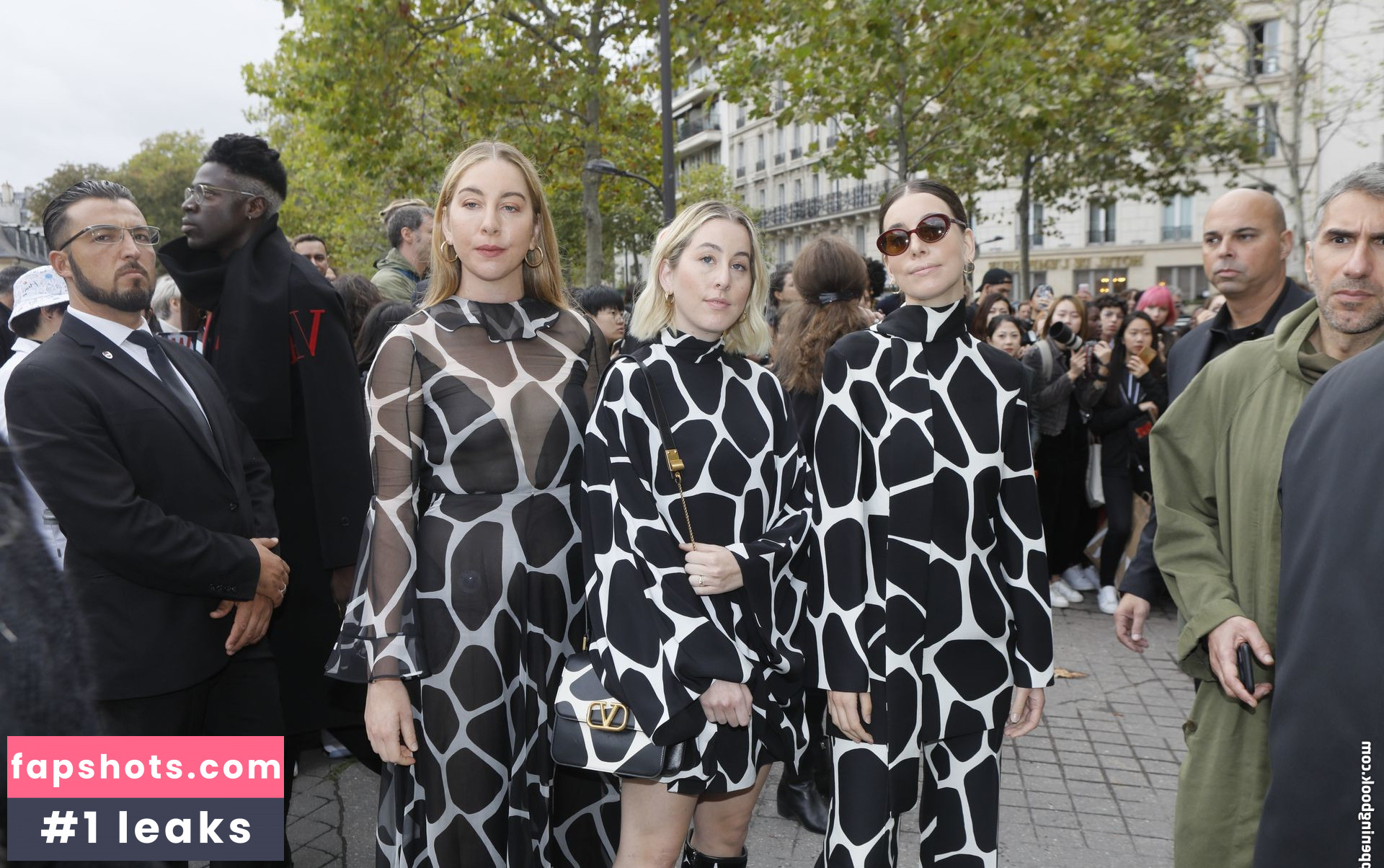 Alana Haim gallery photo #11