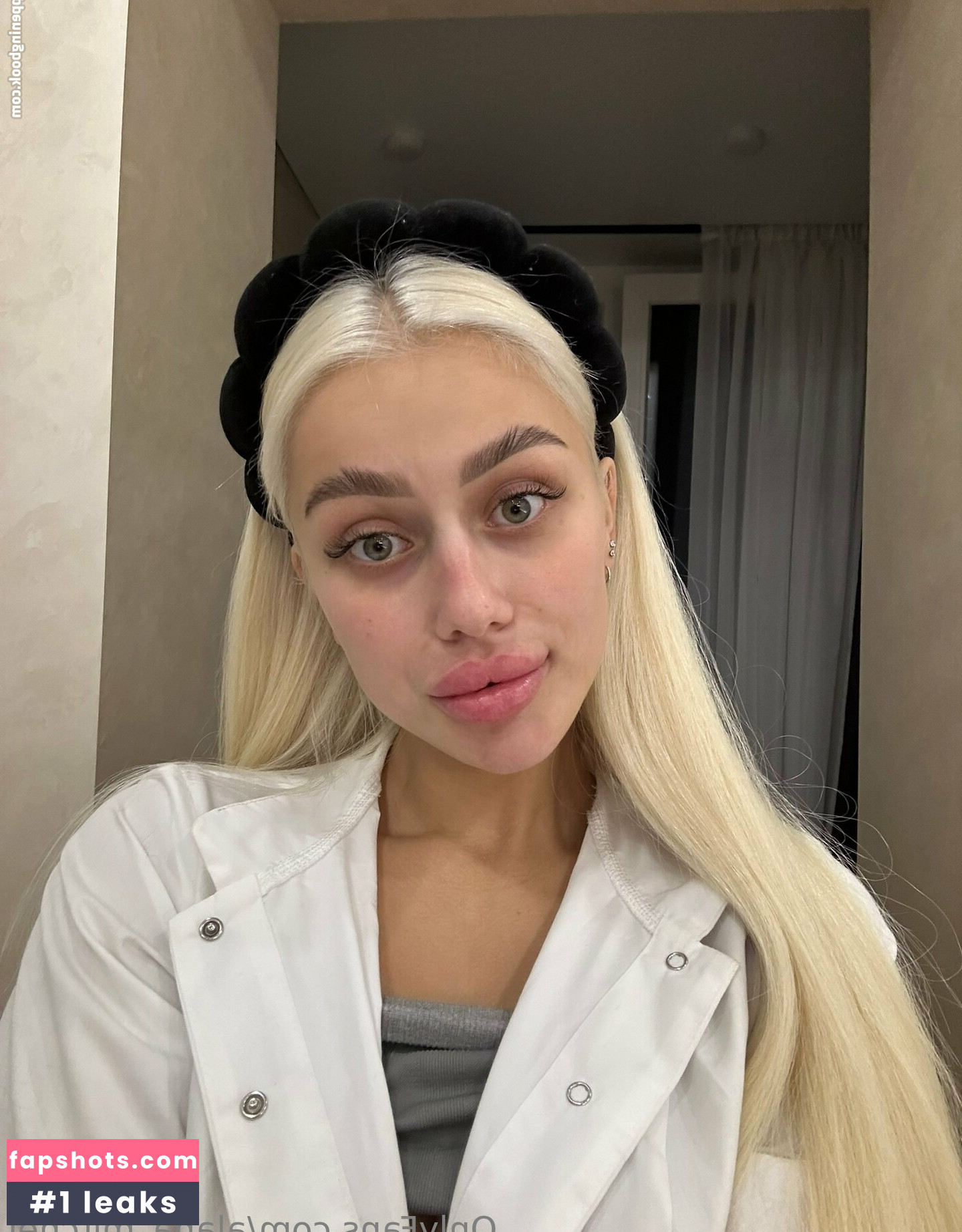 alana_mitchel gallery photo #12