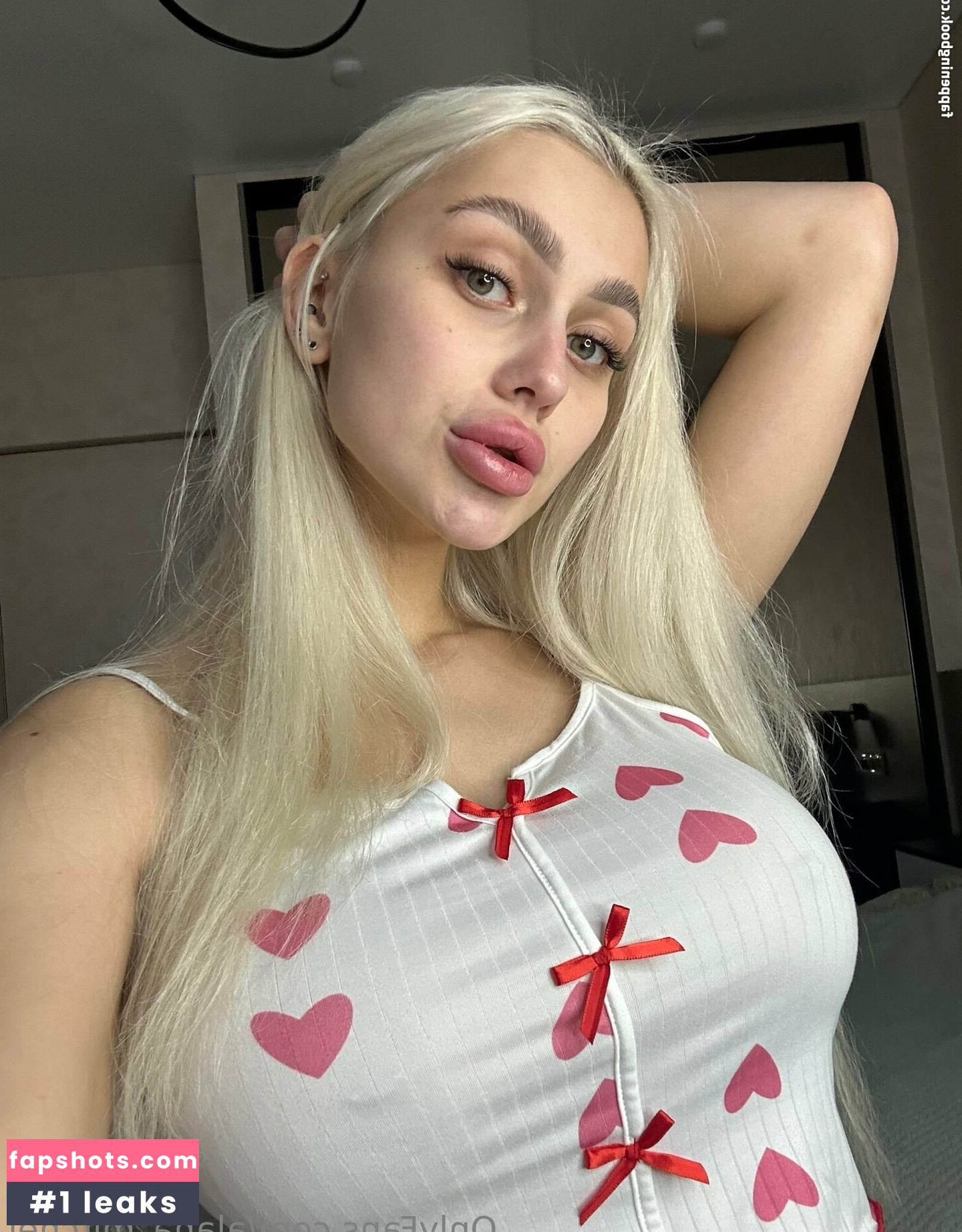 alana_mitchel gallery photo #18