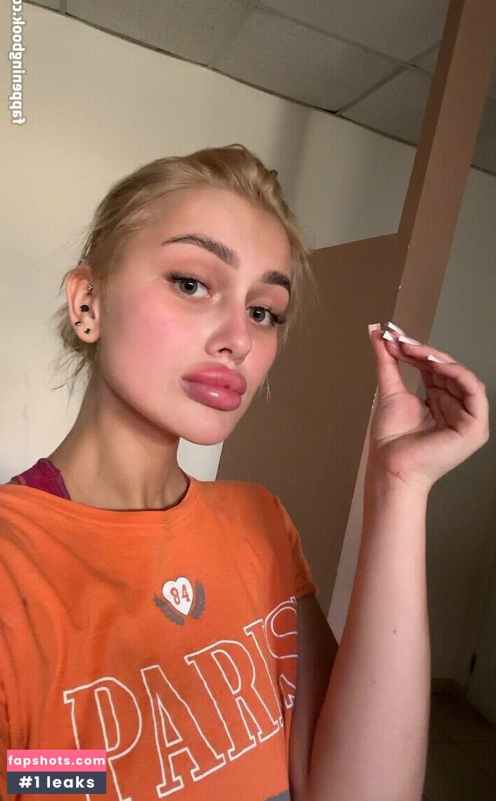 alana_mitchel gallery photo #3