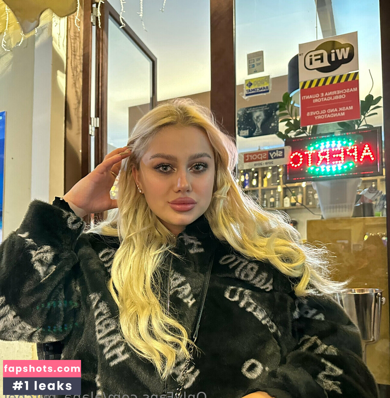 alana_mitchel gallery photo #8