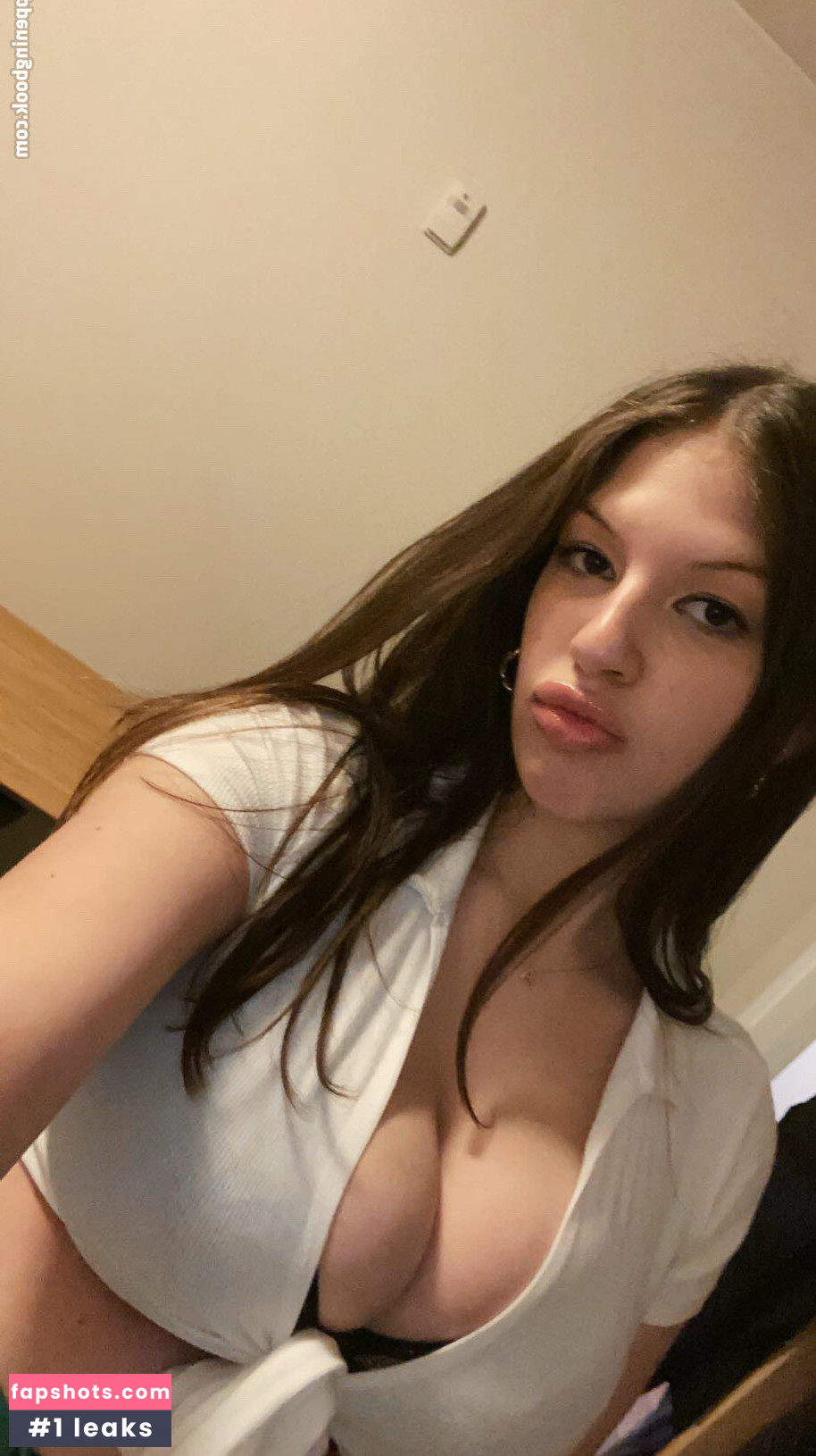 Alana Z gallery photo #15