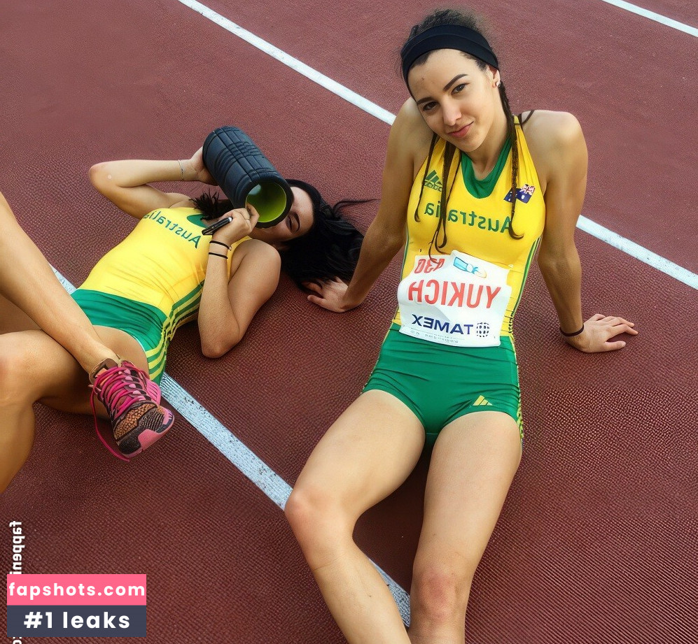 Alanah Yukich gallery photo #16