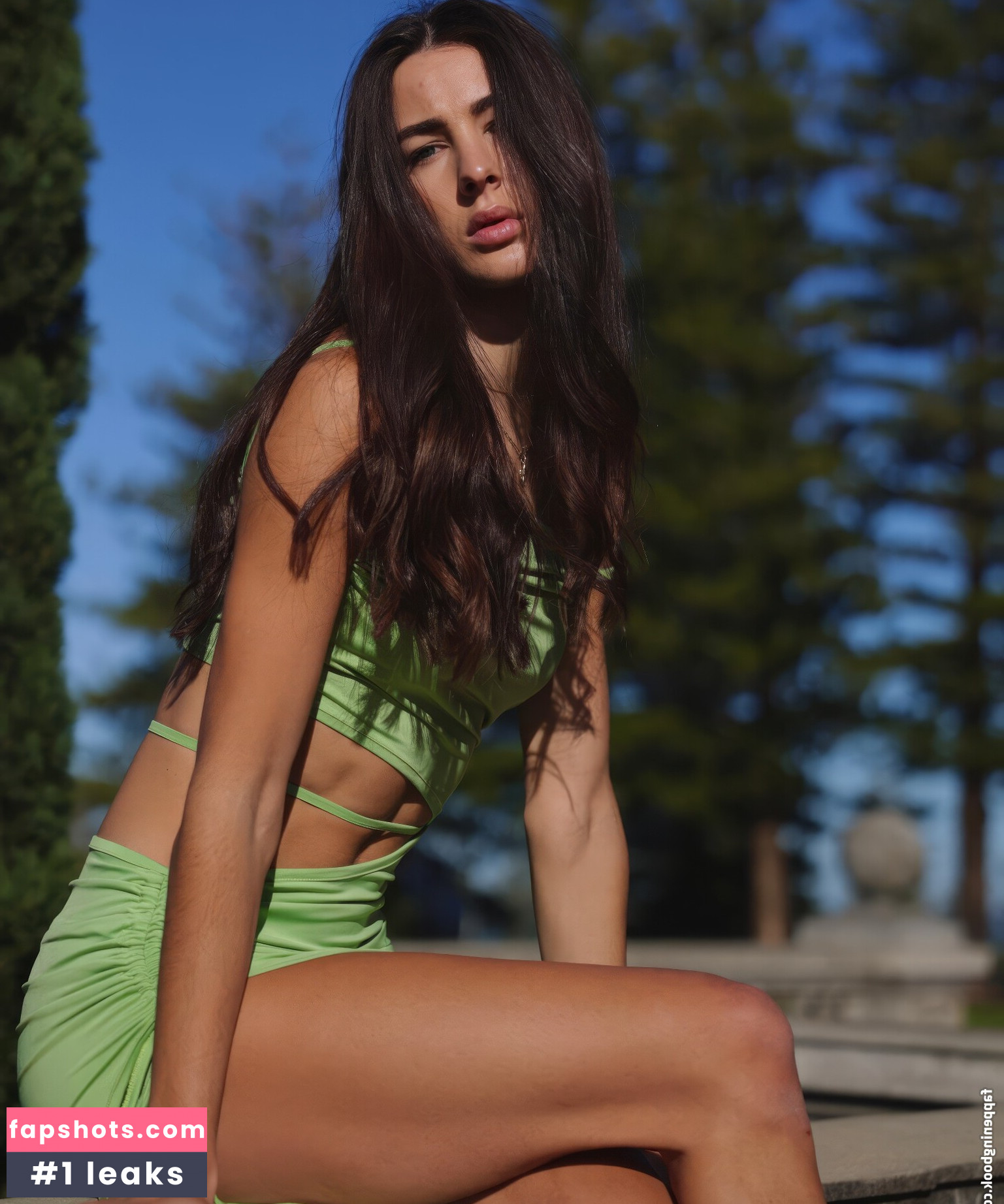 Alanah Yukich gallery photo #23