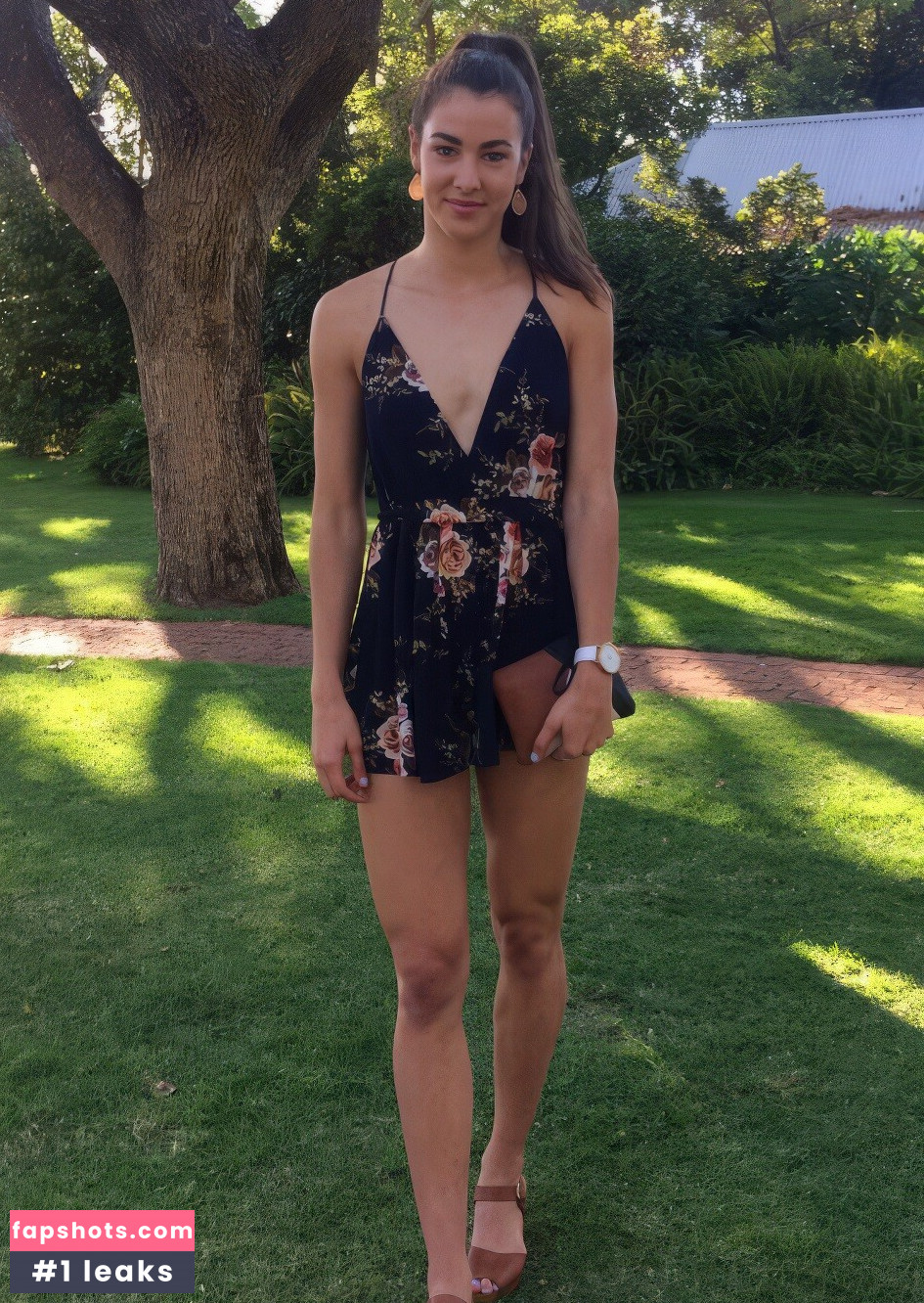 Alanah Yukich gallery photo #10