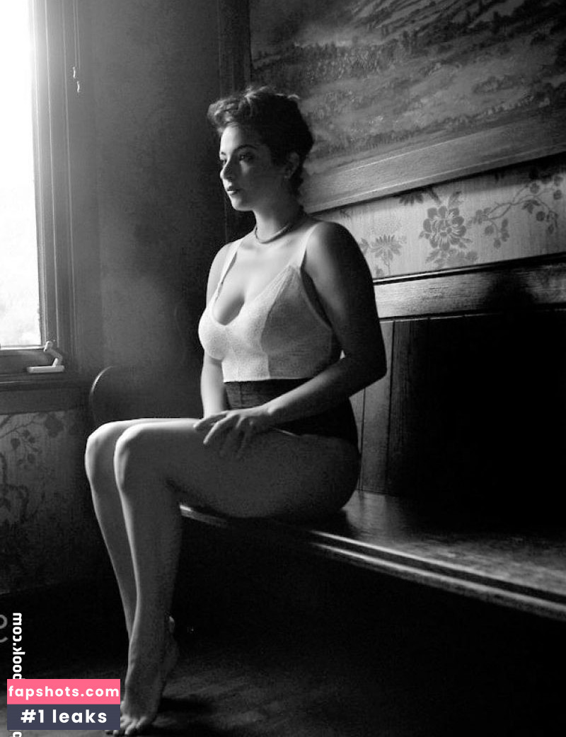 Alanna Masterson gallery photo #43