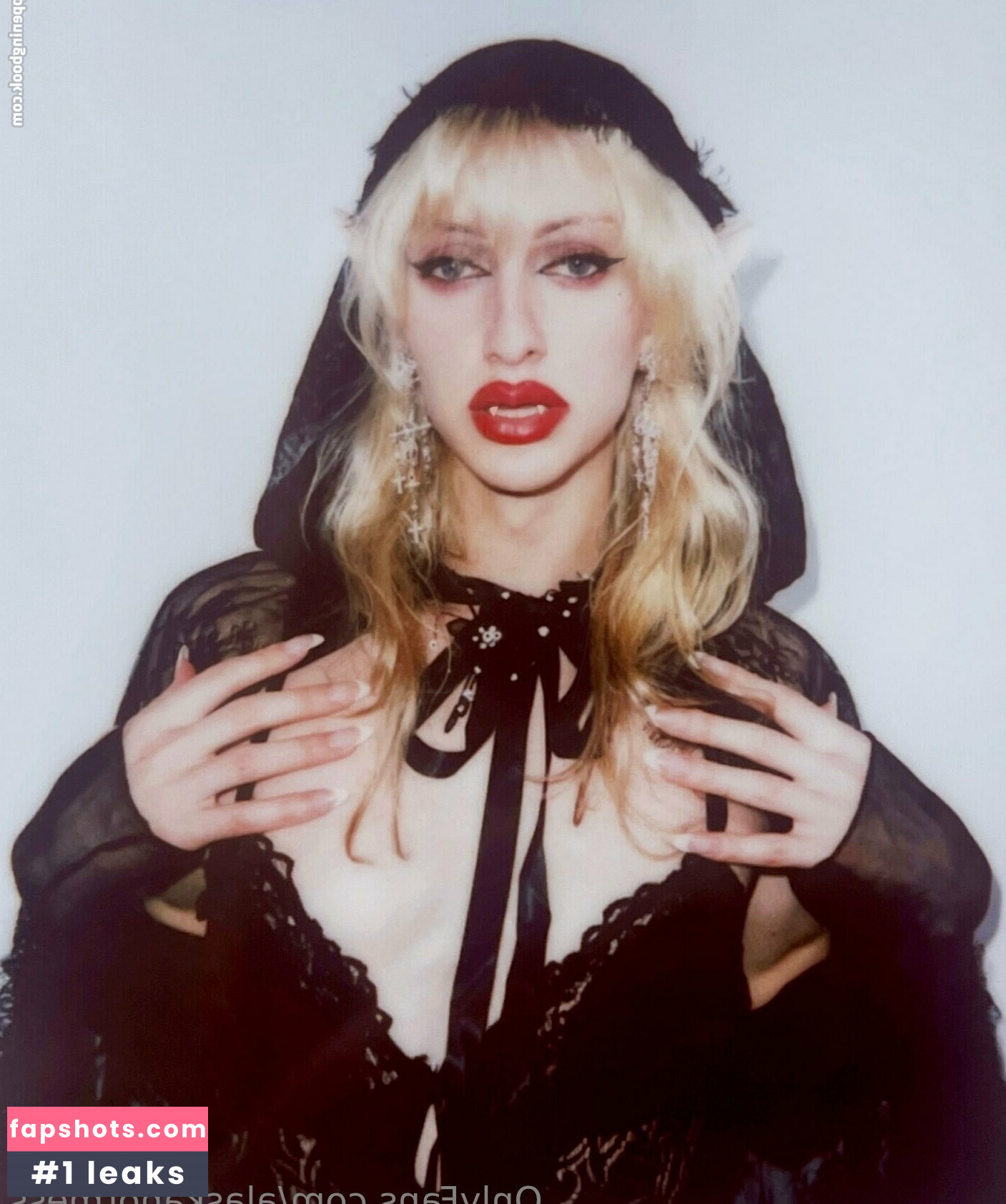 AlaskaHotmess gallery photo #31