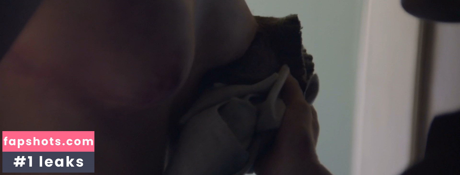 Alba August gallery photo #6