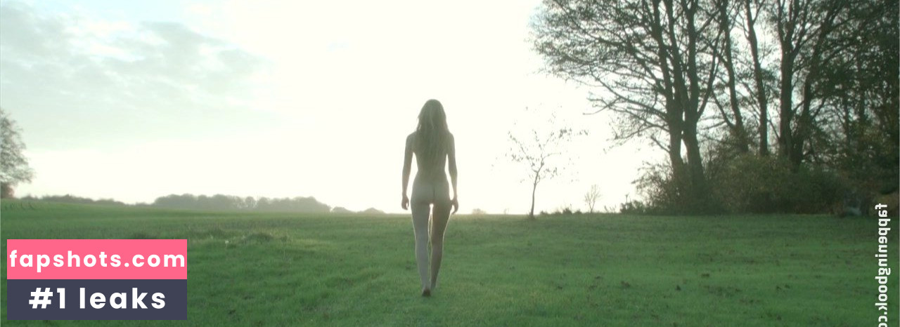 Alba August gallery photo #8