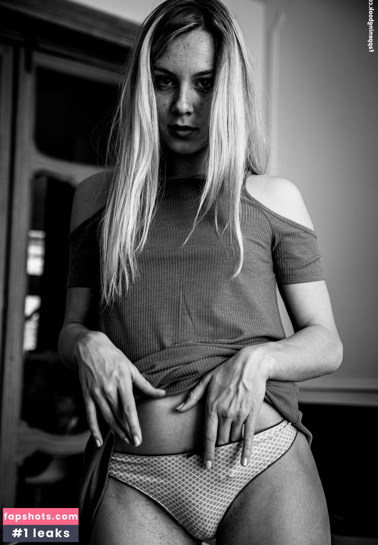 Alecia Fox gallery photo #97