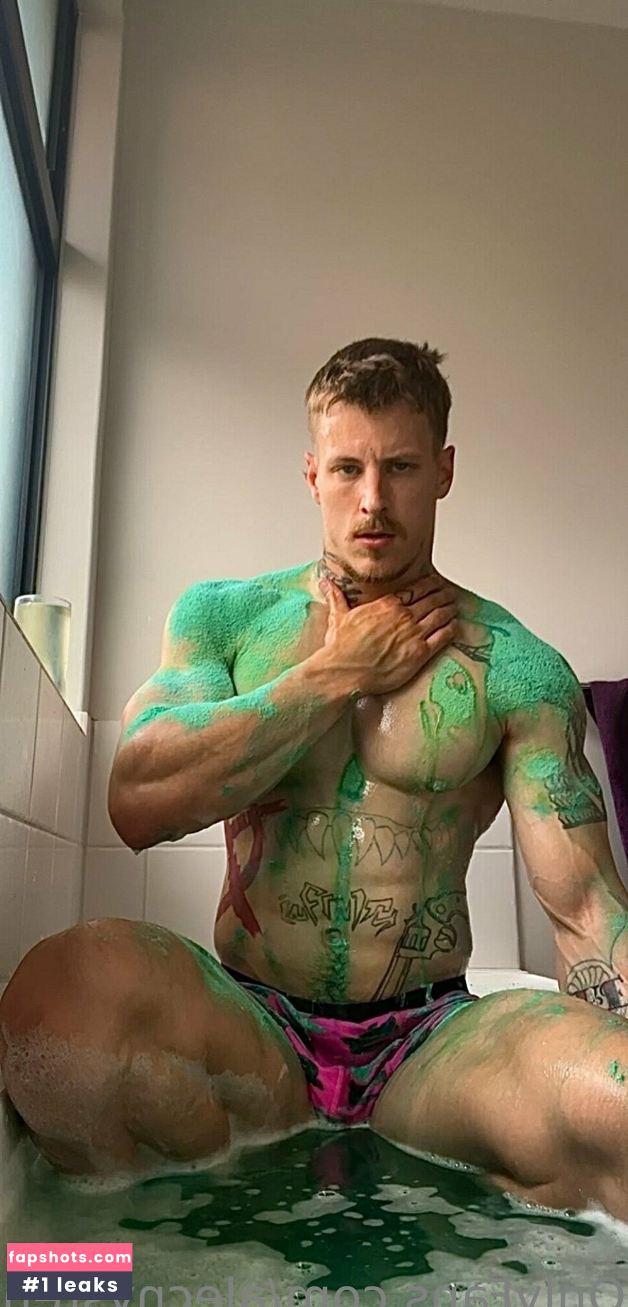 alecnysten gallery photo #2