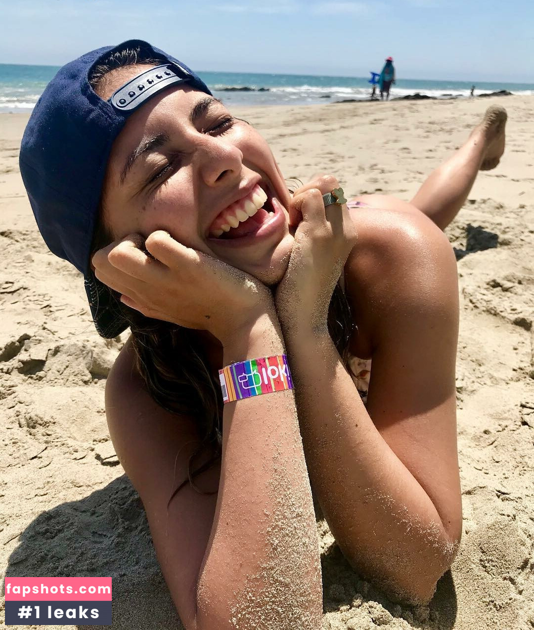 Alee Guzmán gallery photo #11