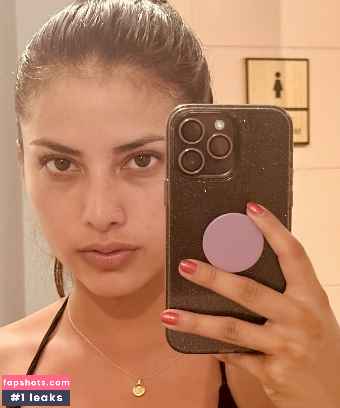 Alee Guzmán gallery photo #24