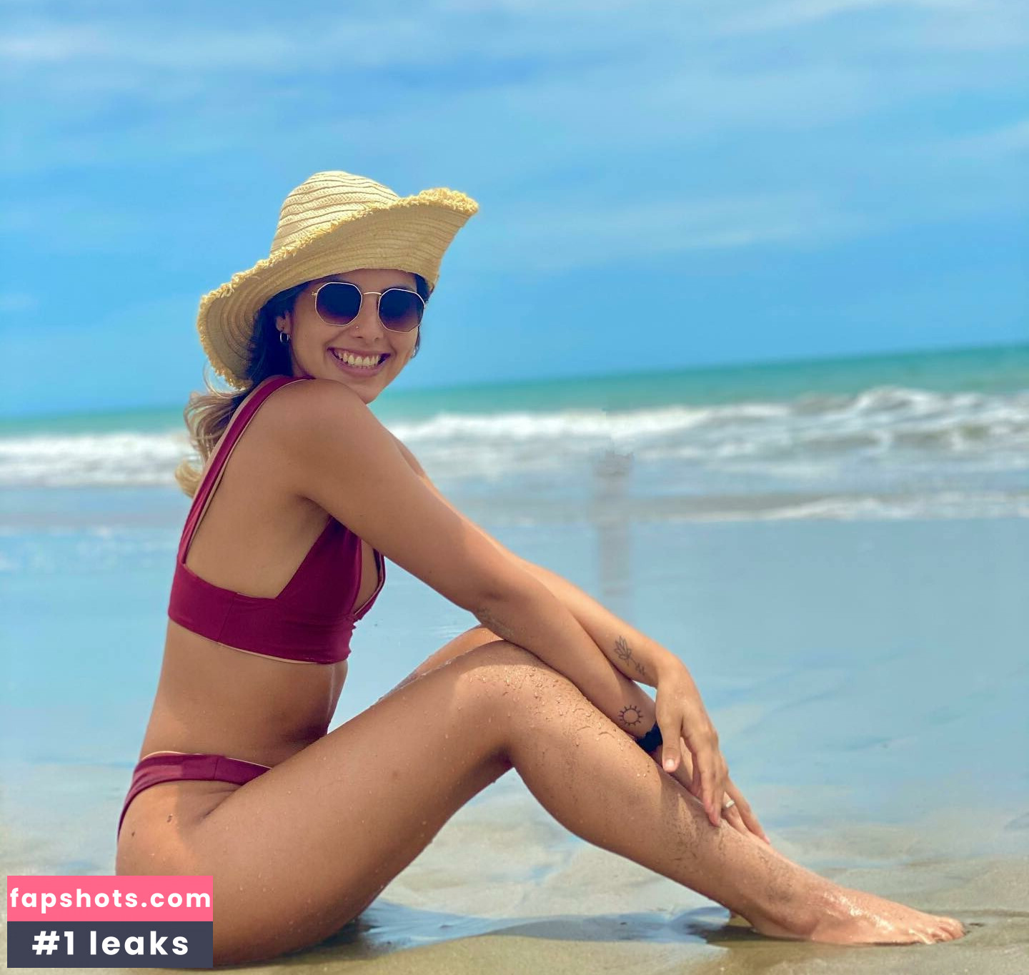 Alee Guzmán gallery photo #25