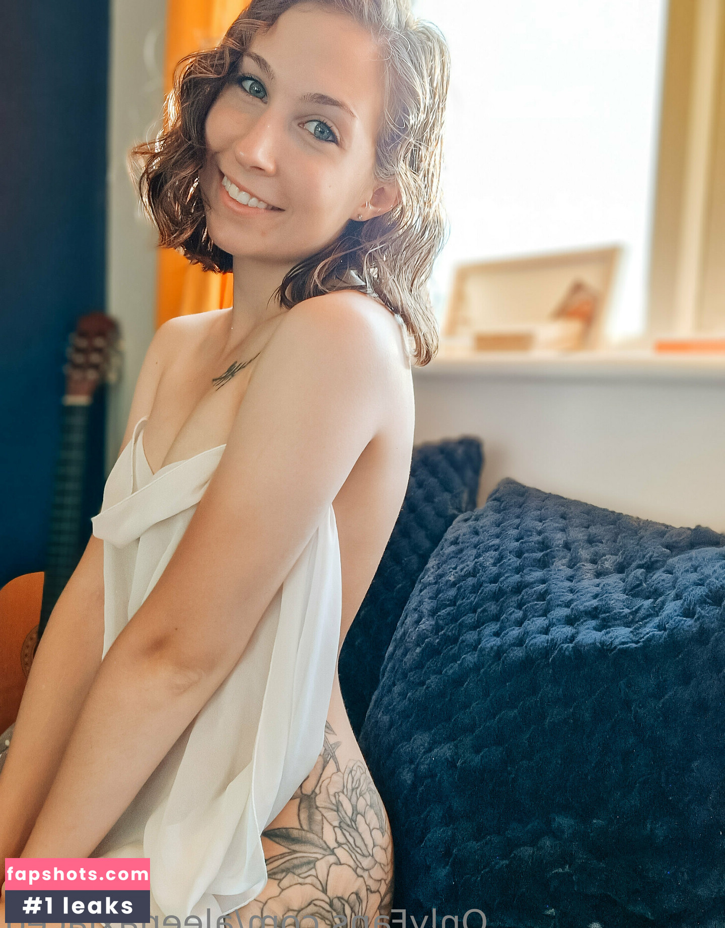 Aleenaxlaced gallery photo #20