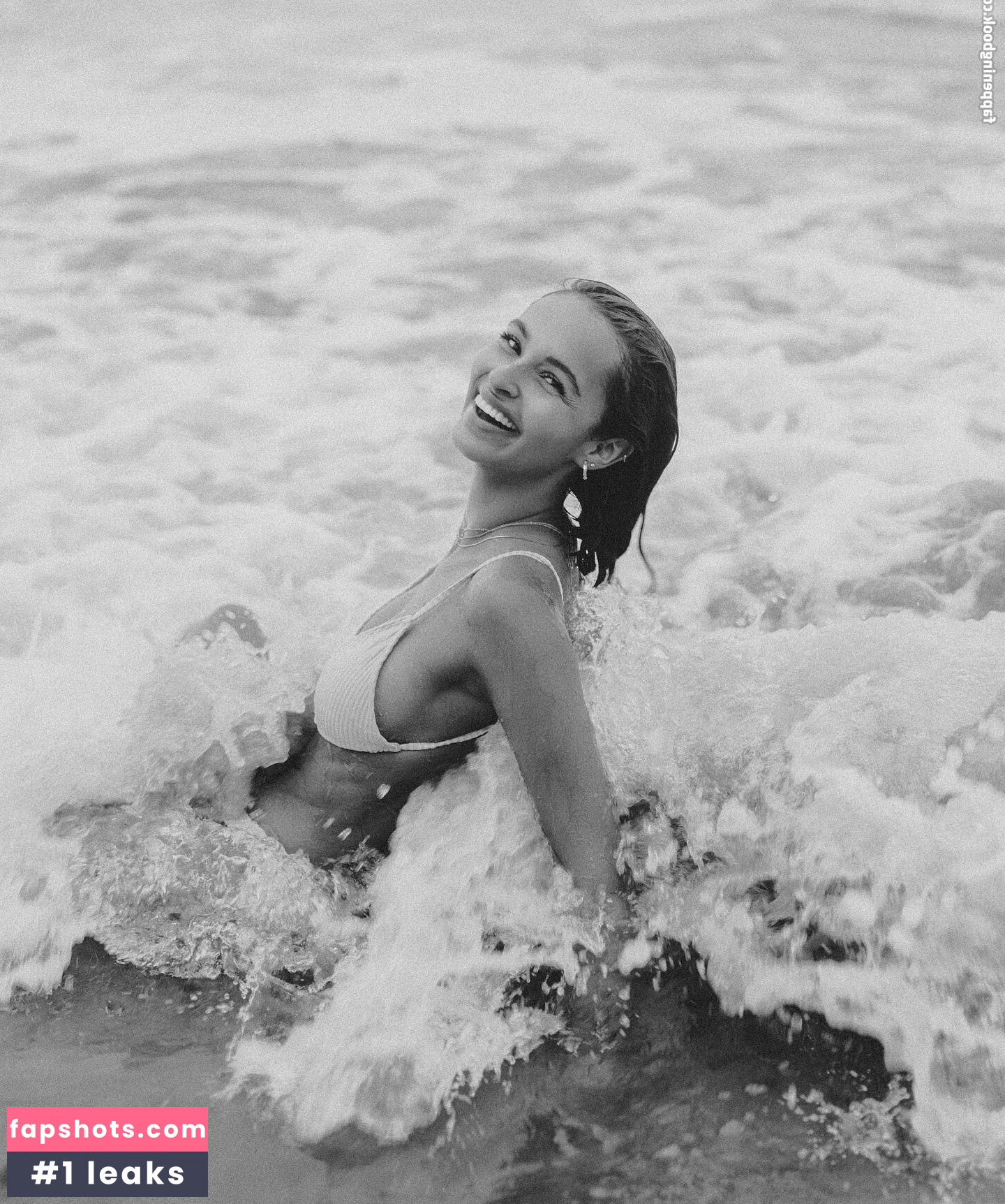 Alejandra Cobos gallery photo #14