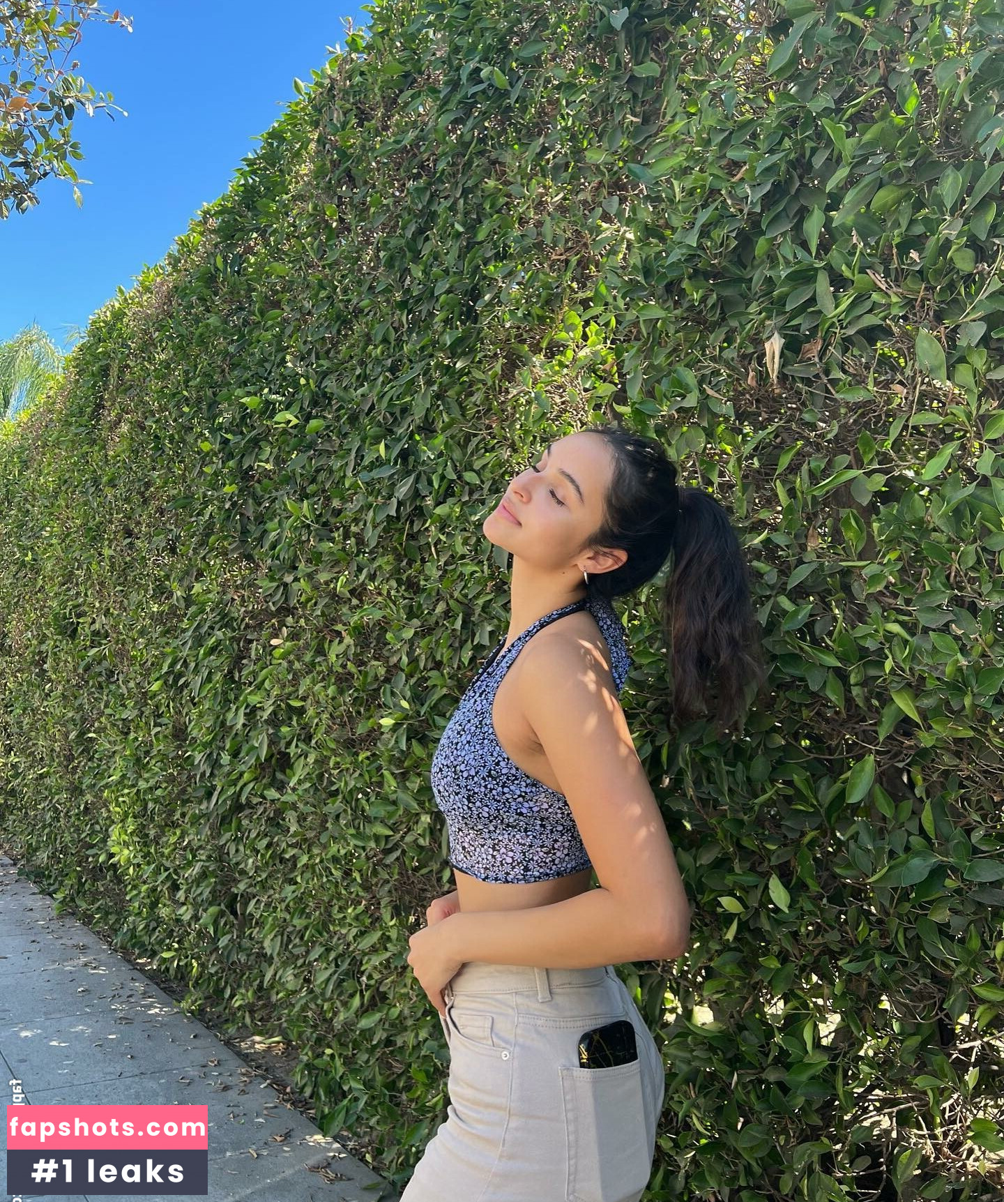 Alejandra Cobos gallery photo #27