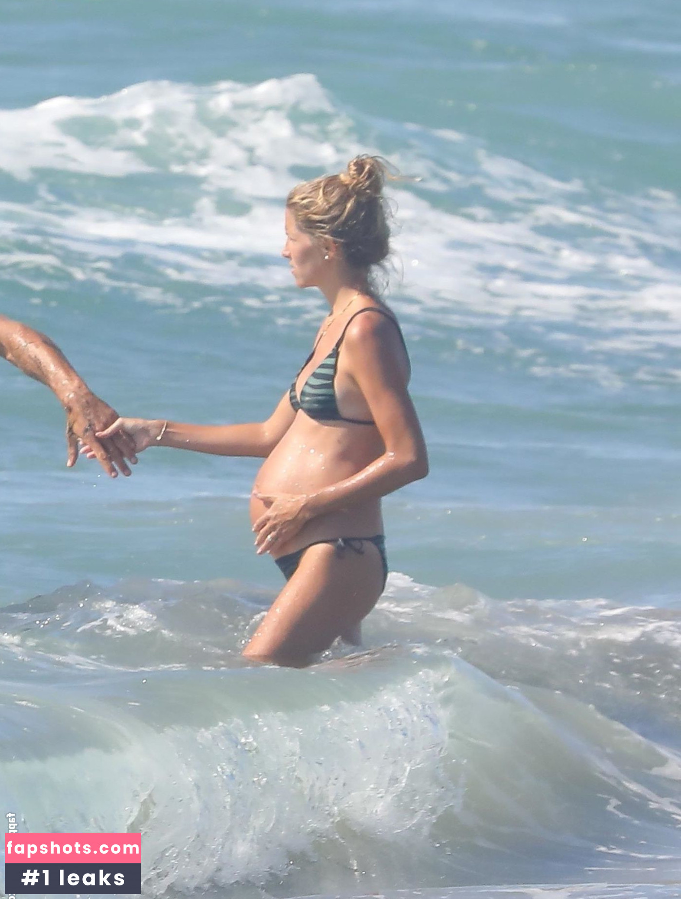 Alejandra Fazio gallery photo #40