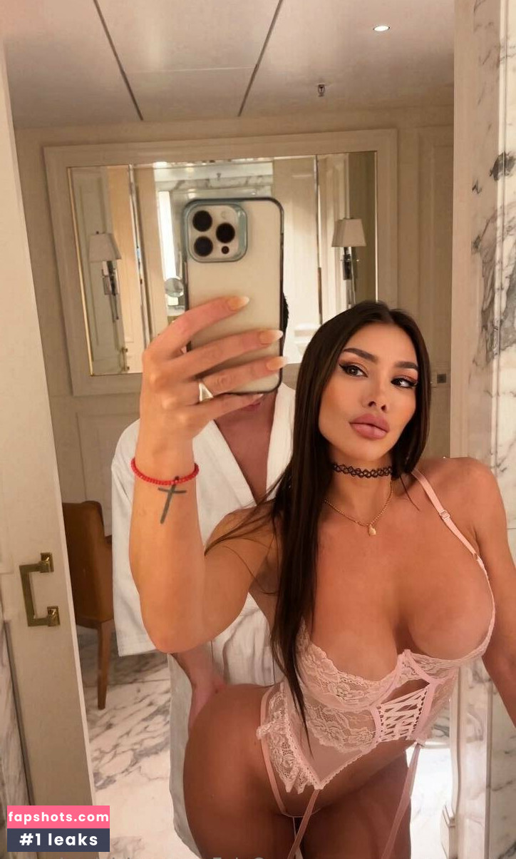 alejandra_lai gallery photo #11