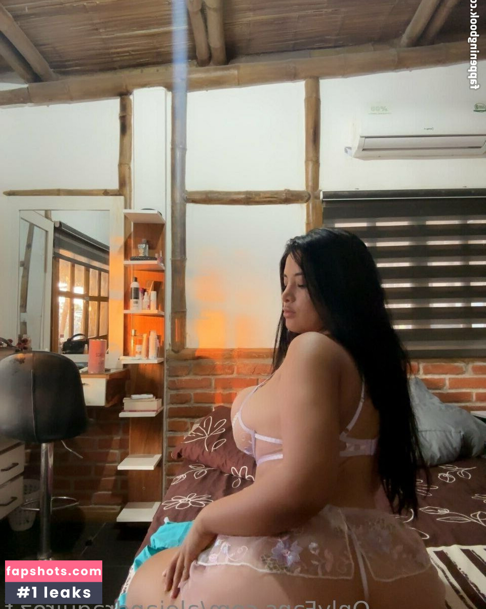 Alejandra Quiroz gallery photo #19