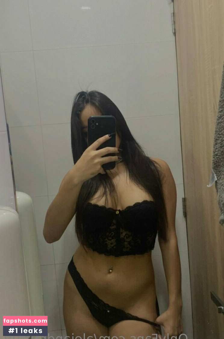 Alejandra Urueña gallery photo #7