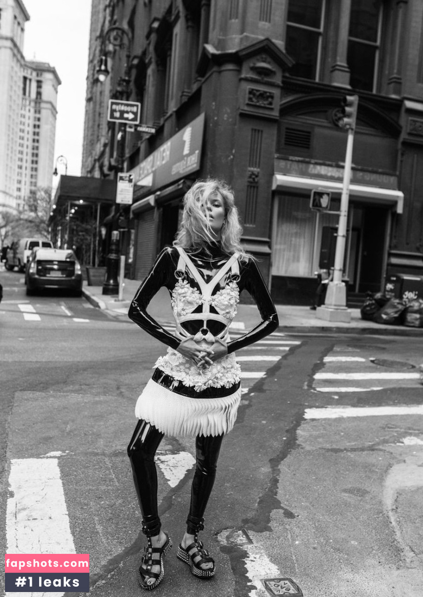 Alena Blohm gallery photo #27