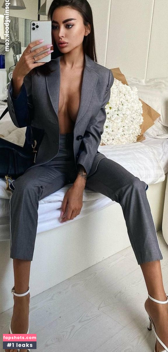 Alena Omovich gallery photo #13