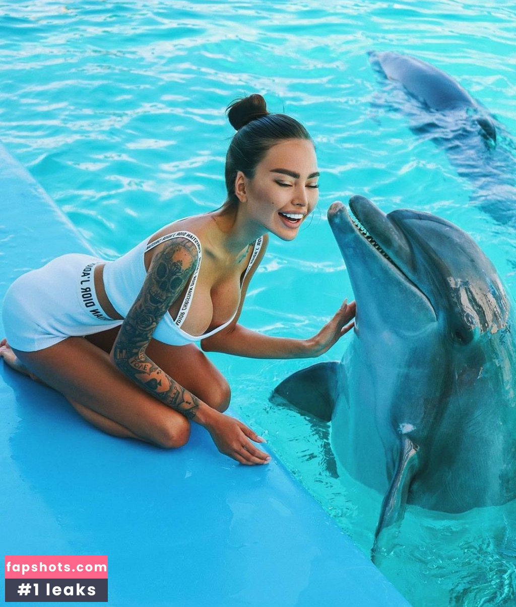 Alena Omovich gallery photo #45