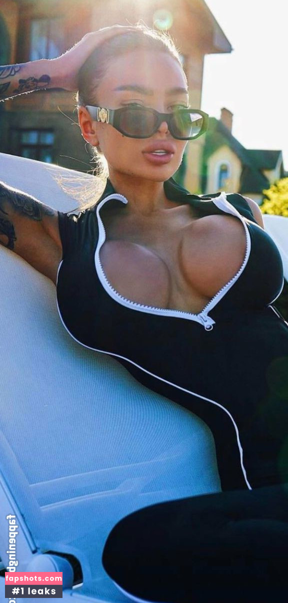 Alena Omovich gallery photo #49