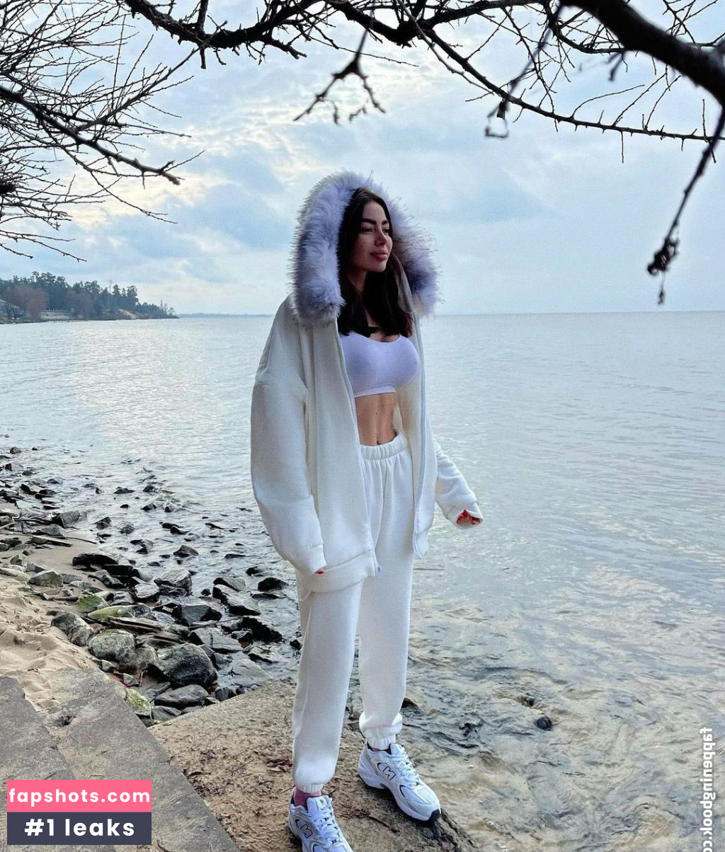 Alena Omovich gallery photo #51