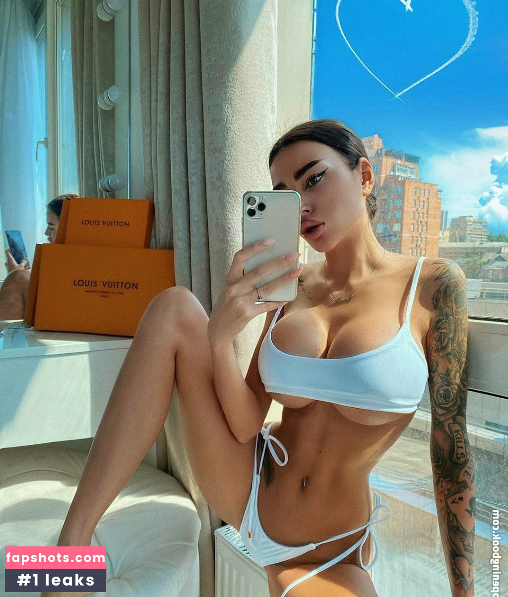 Alena Omovich gallery photo #53