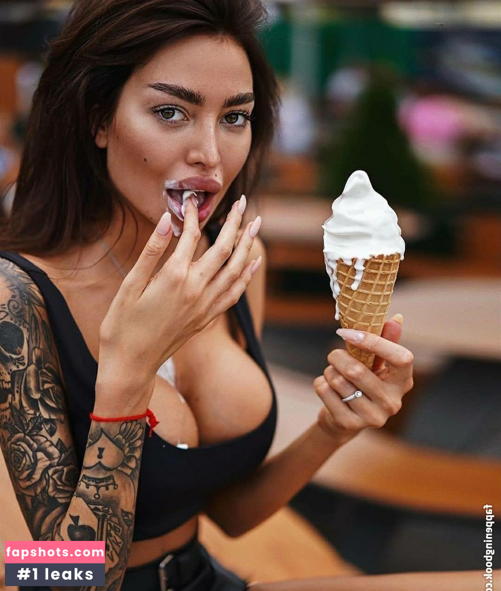 Alena Omovich gallery photo #82