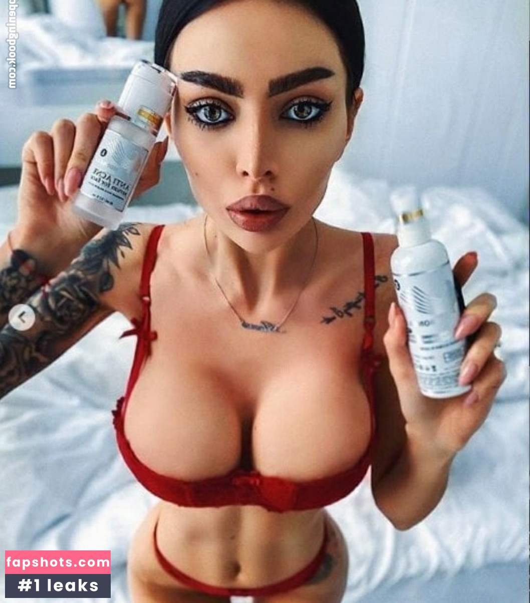 Alena Omovich gallery photo #88