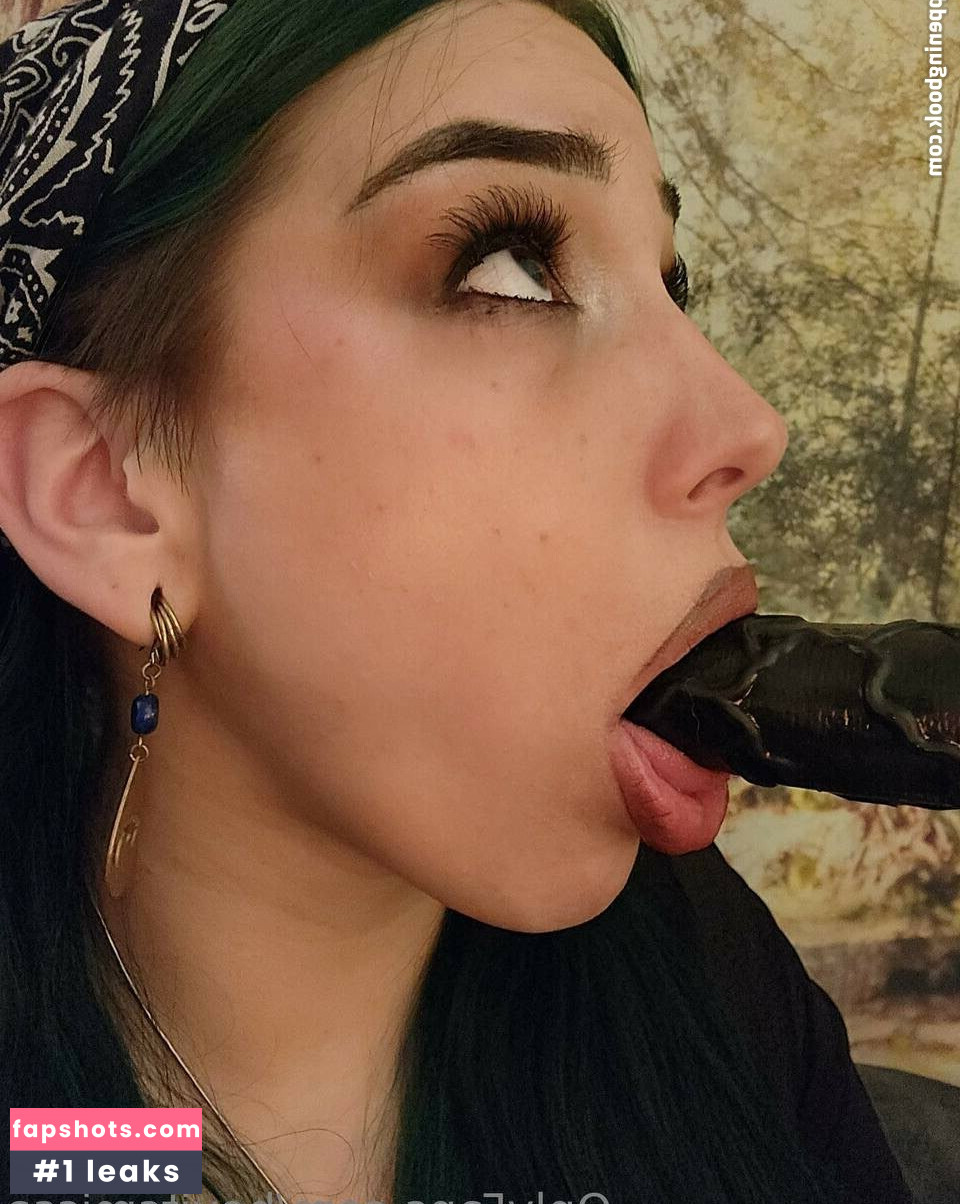 Alesa Nude Leaks OnlyFans Photos #36 - LeakJerk