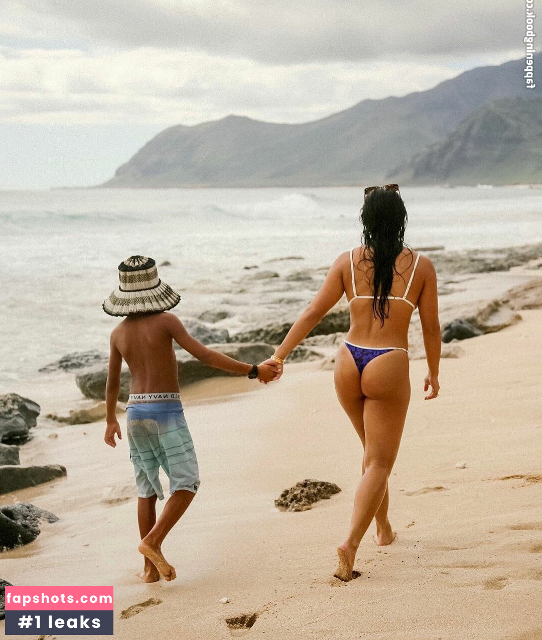 Alessa Holloway gallery photo #7