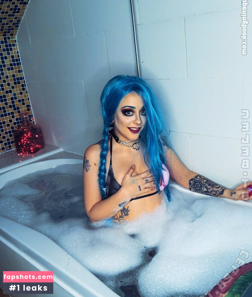 Alessa Savage gallery photo #4