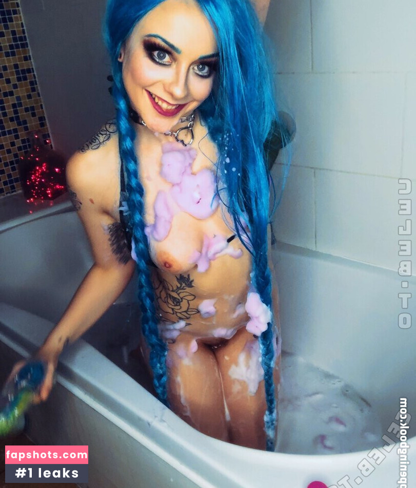 Alessa Savage gallery photo #5