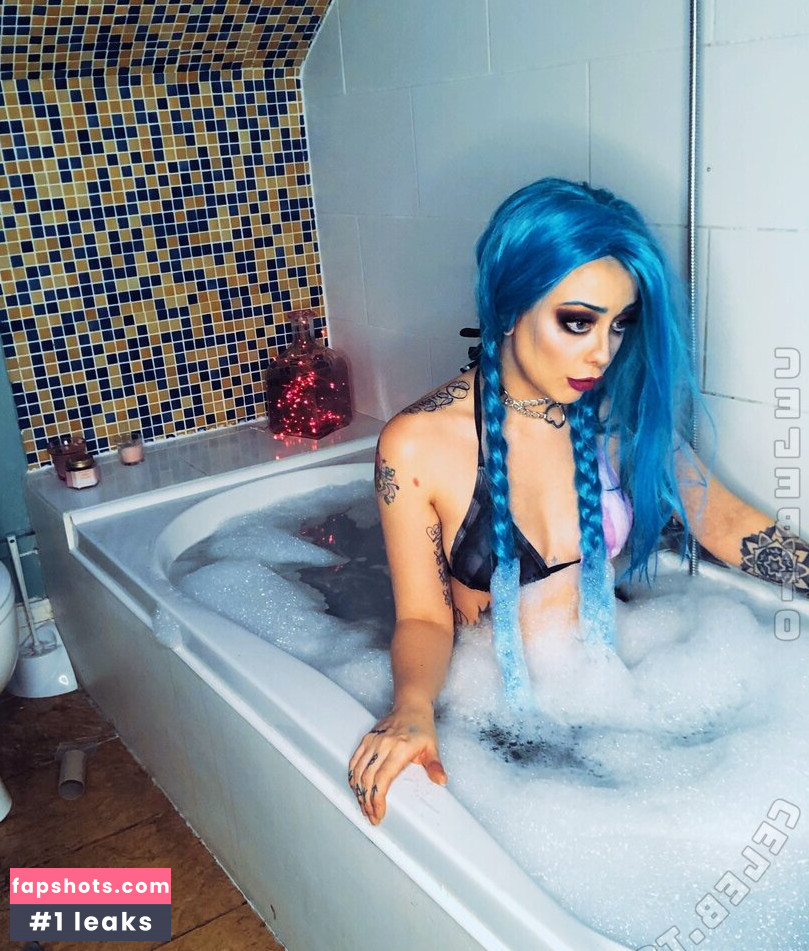 Alessa Savage gallery photo #6