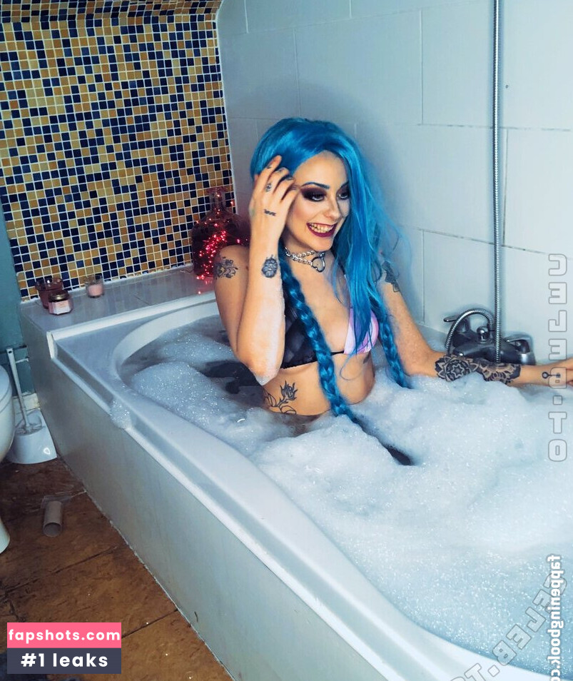 Alessa Savage gallery photo #9