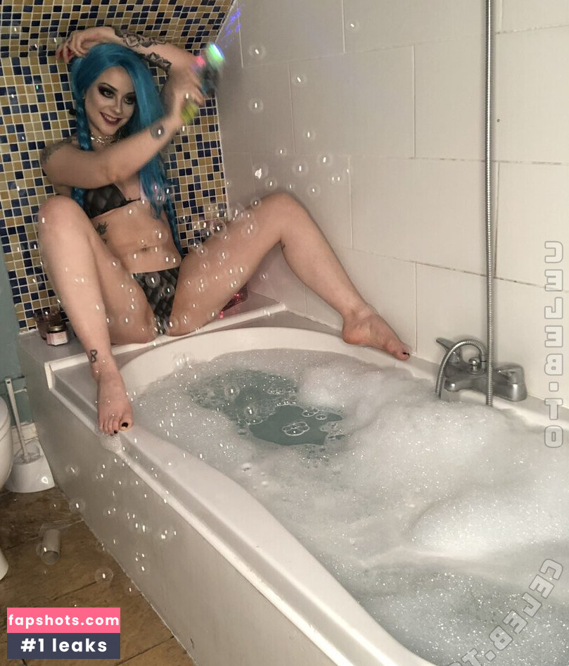 Alessa Savage gallery photo #10