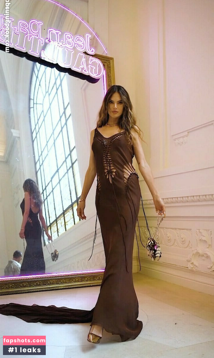 Alessandra Ambrosio gallery photo #1029