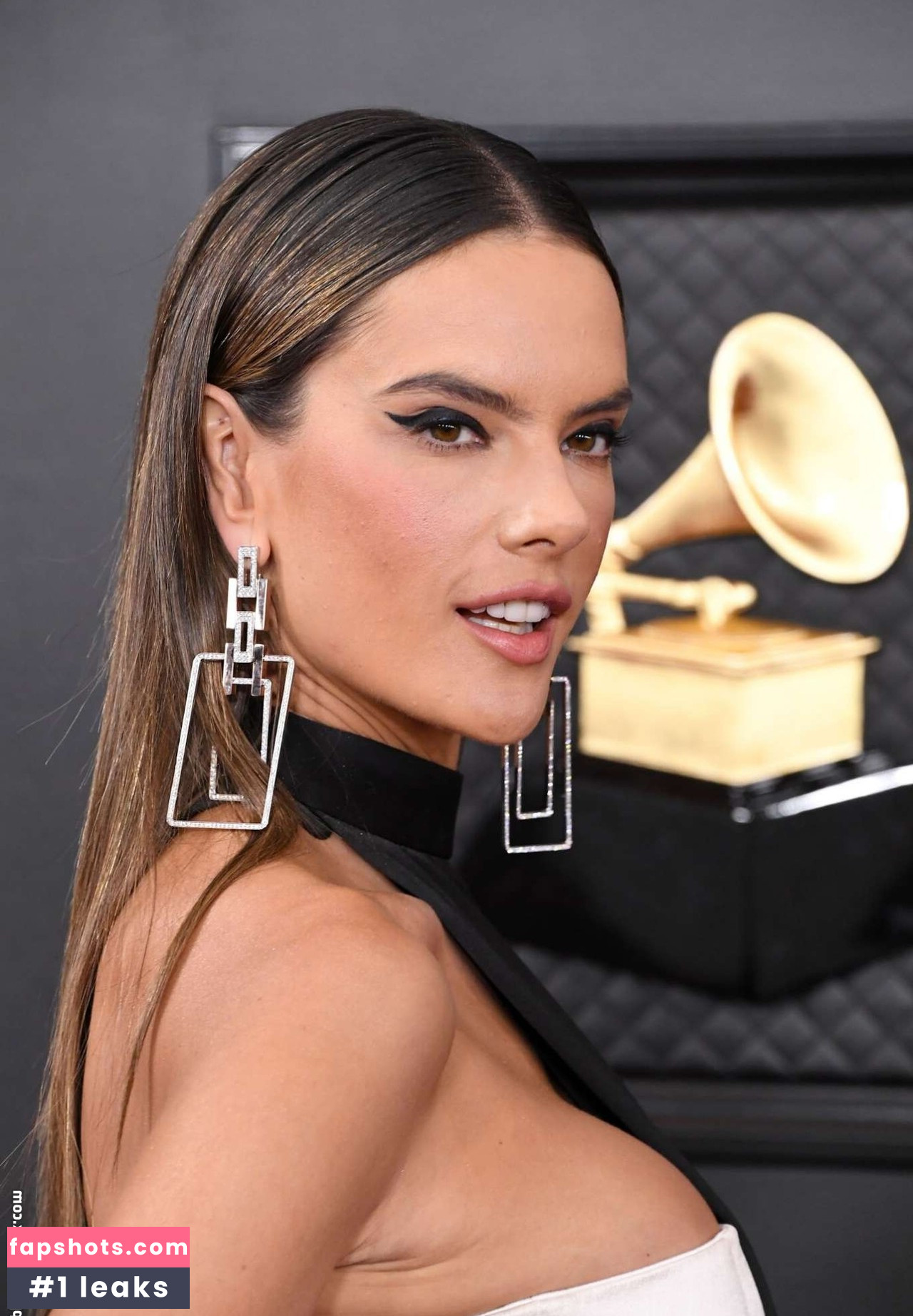 Alessandra Ambrosio gallery photo #1522