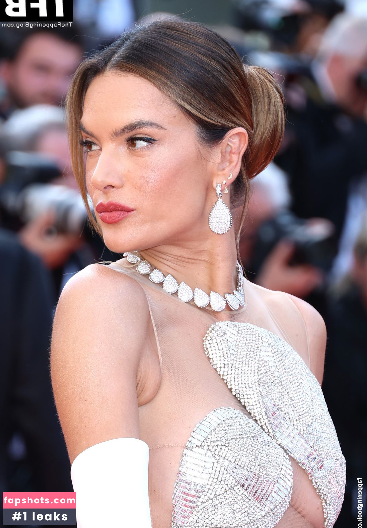 Alessandra Ambrosio gallery photo #1979