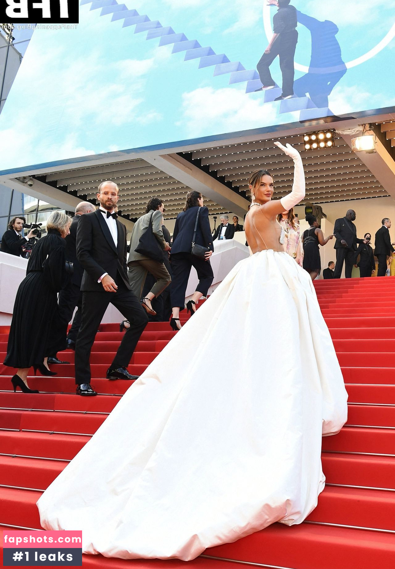 Alessandra Ambrosio gallery photo #1985