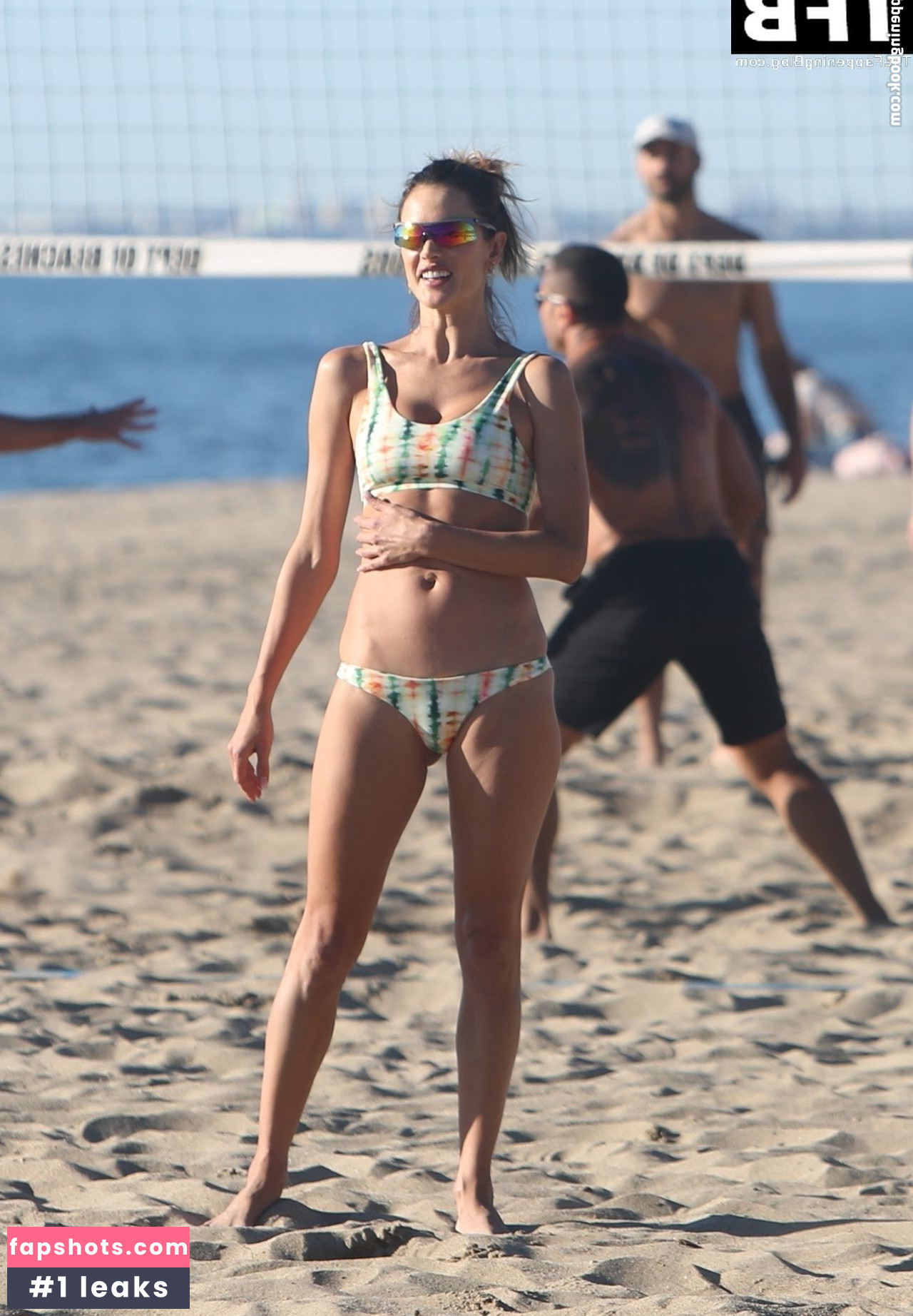 Alessandra Ambrosio gallery photo #2222