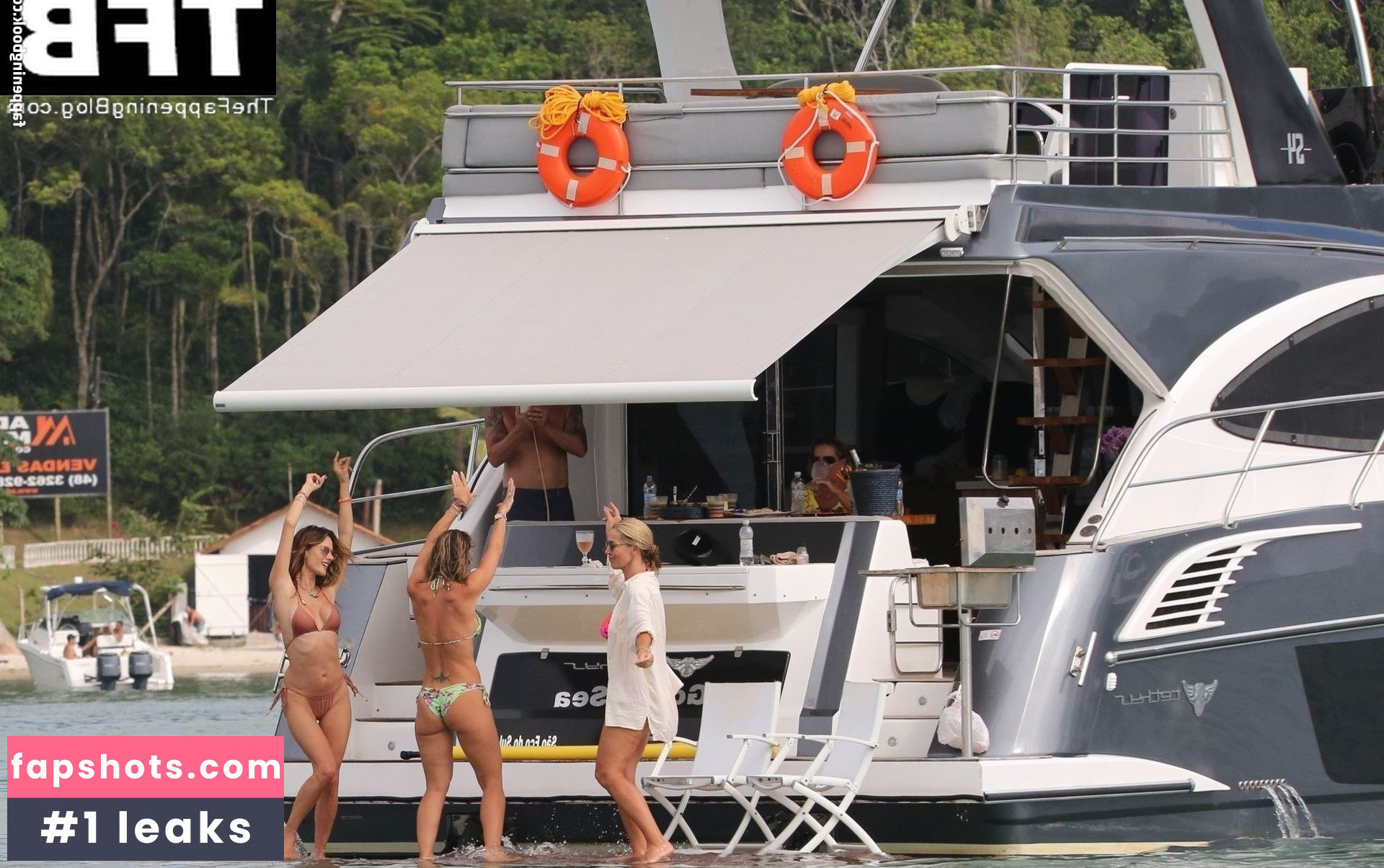 Alessandra Ambrosio gallery photo #2248