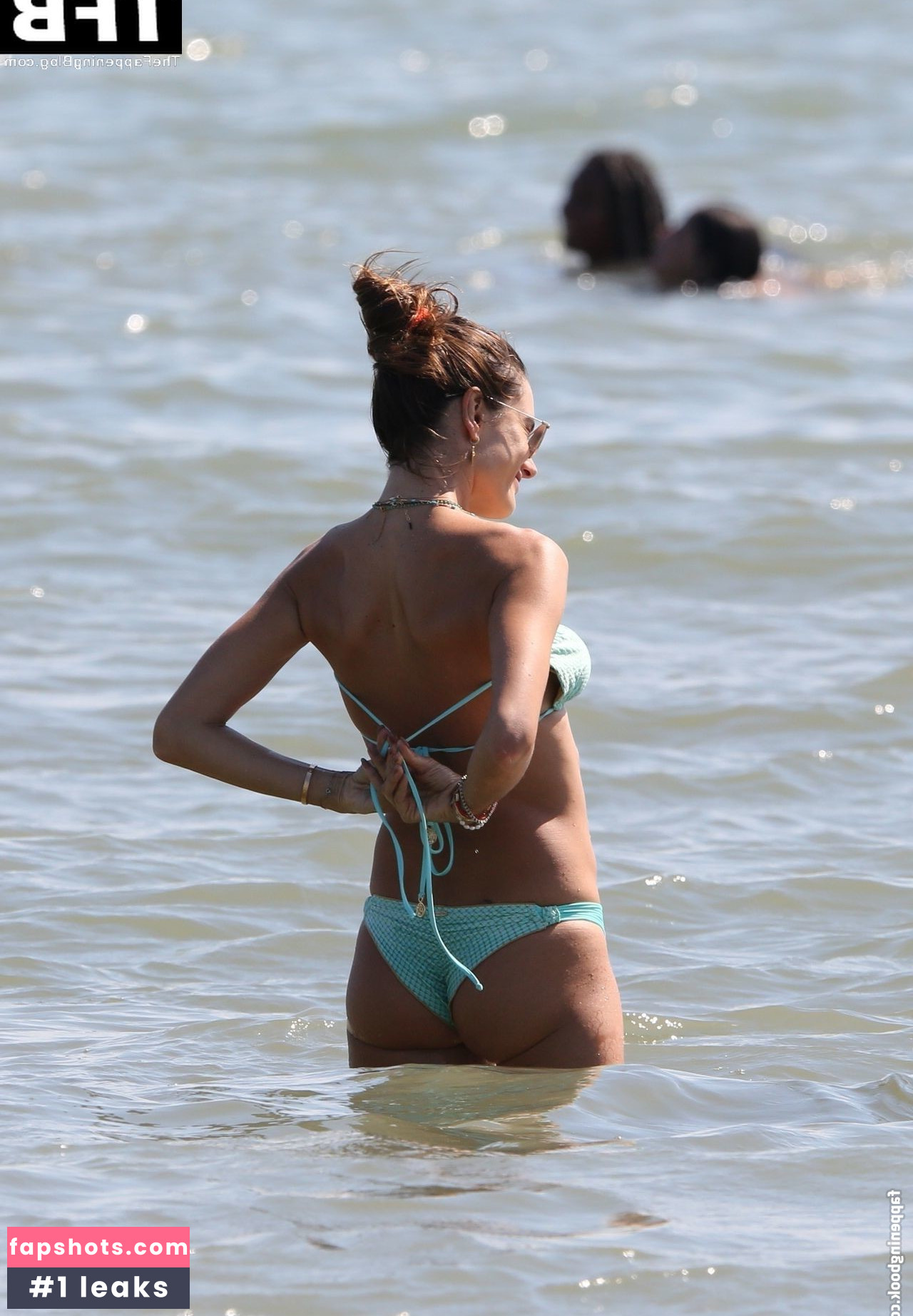 Alessandra Ambrosio gallery photo #2266