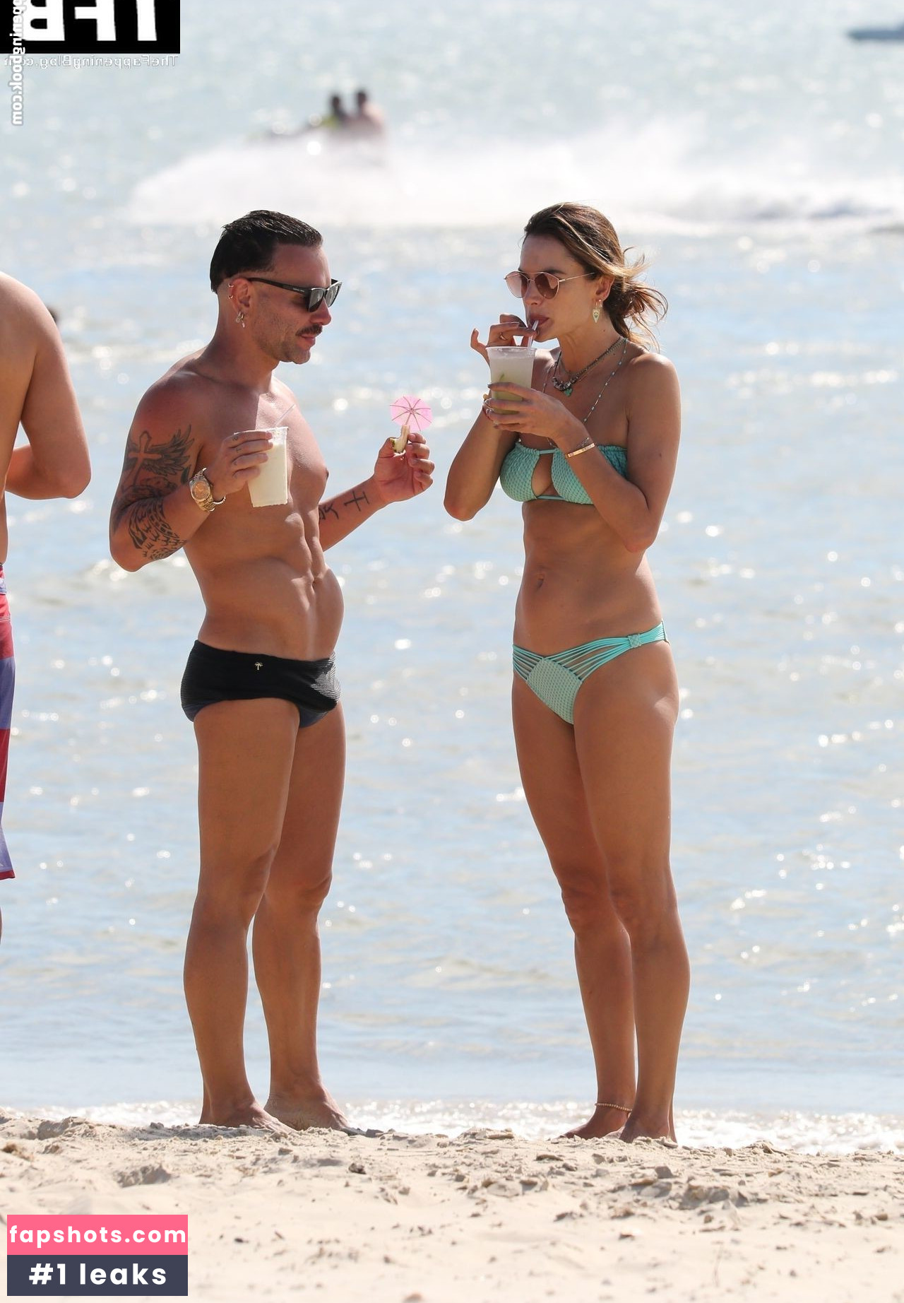 Alessandra Ambrosio gallery photo #2270